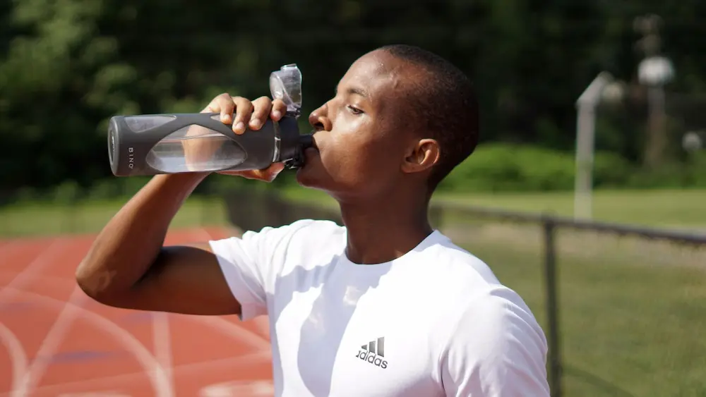 اهمیت مصرف آب برای ورزشکاران
